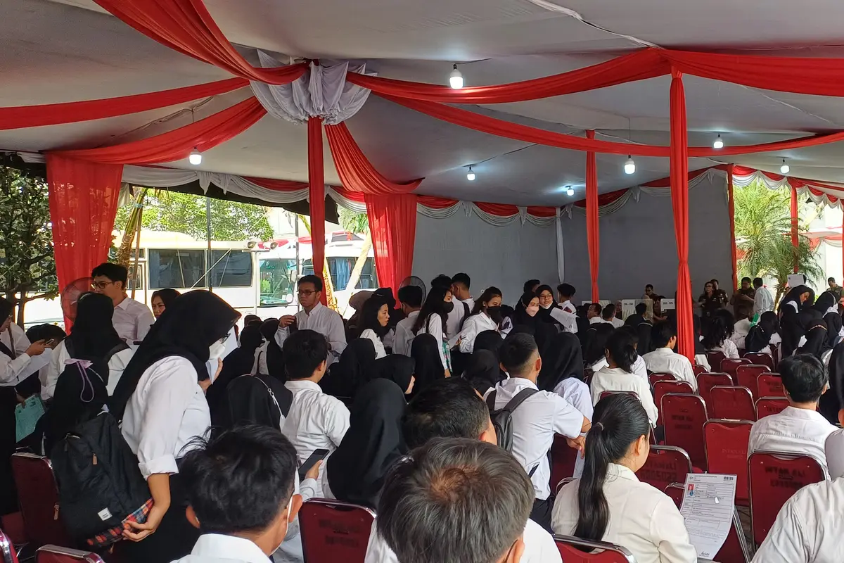 Badan Kepegawaian Negara (BKN) menggelar tes Seleksi Kompetensi Dasar (SKD) CPNS 2023 di Kantor Pusat BKN, Cililitan, Jakarta Timur, Kamis (9/11/2023). (Maulandy/Liputan6.com)