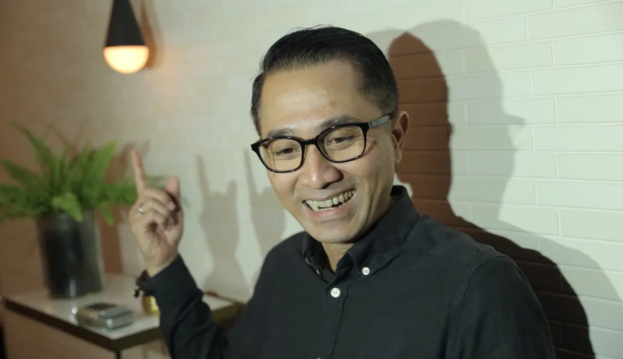 Banyaknya selebriti terlibat menjadi tim sukses pemenangan salah satu pasangan calon. Bagi aktor kelahiran Jakarta 45 tahun silam itu menganggap sangat wajar. (Galih W. Satria/Bintang.com)