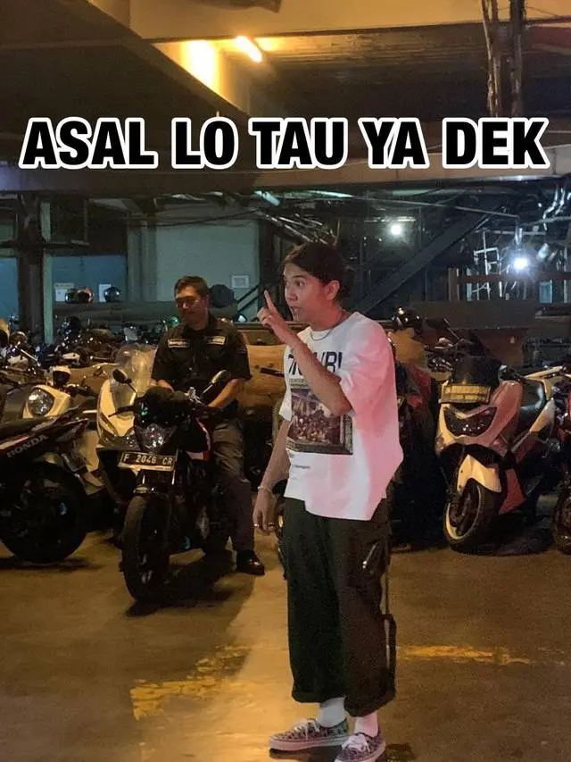 6 Editan Foto Iqbaal Ramadhan Tergokil Ini Kocak Banget, Bikin Tepuk Jidat