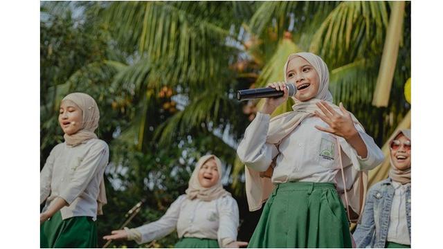 6 Potret Quinn Salman Penyanyi Lagu 'Tiba-Tiba' yang Viral, Hasil Cipta Sendiri