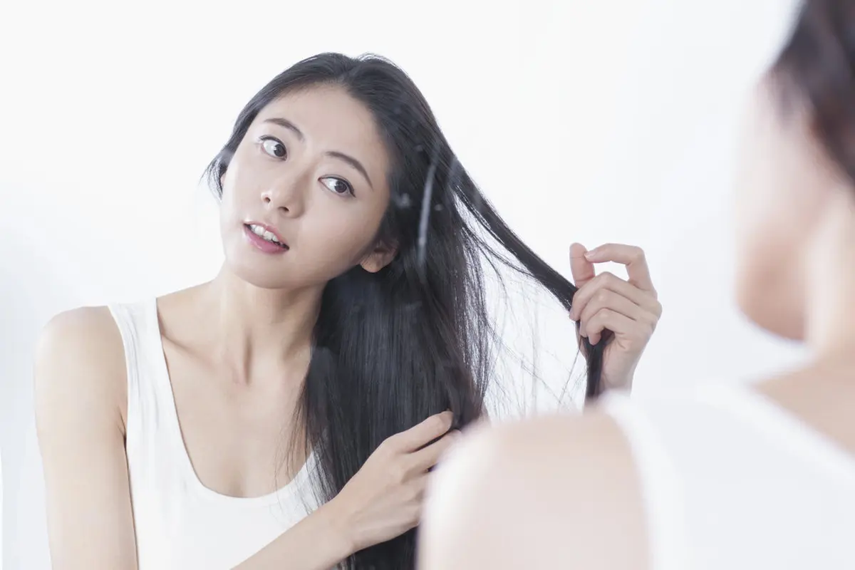 7 Tips Mengeringkan Rambut Secara Alami agar Hasilnya Tetap Cantik dan Bebas Megar