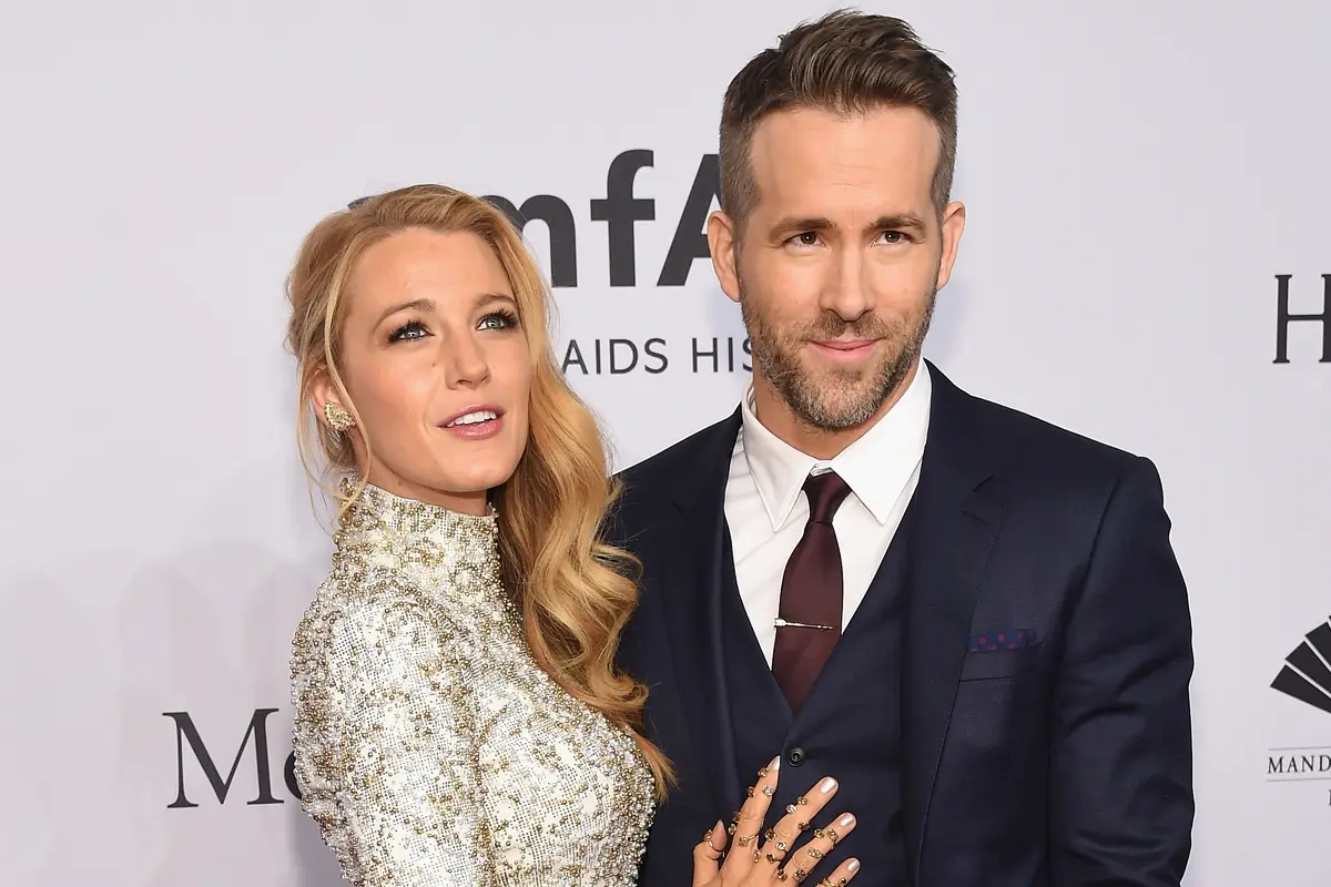 [Bintang] Selamat! Blake Lively Hamil Anak Kedua dengan Suami Ryan Reynolds