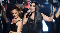 Berbalut Bikini, Demi Lovato Ajak Publik Cintai Diri Sendiri