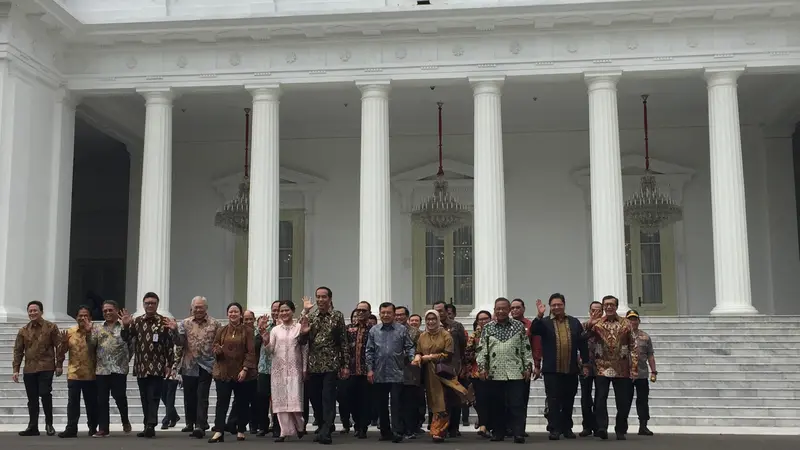 Jokowi-JK dan Menteri Kabinet Kerja Gelar Sesi Foto Terakhir