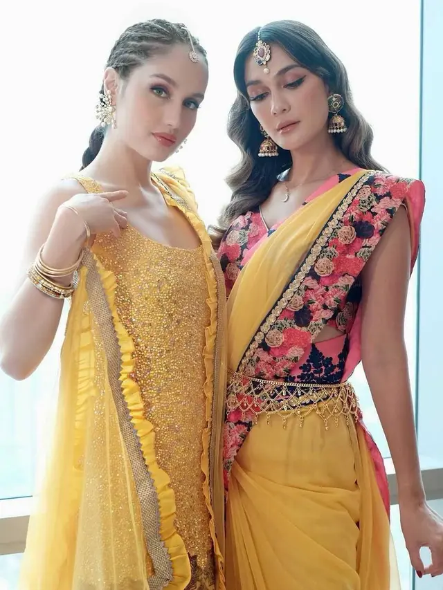 Cinta Laura dan Luna Maya. (Foto: Instagram @lunamaya)