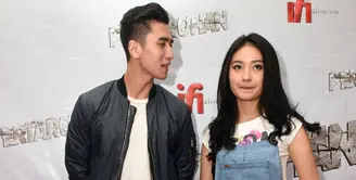 Beberapa waktu lalu beredar video mesra Verrel Bramasta dengan Nadine Wawaruntu. Lantas seperti apa hubungan Verrel dengan Natasha Wilona? Seperti diketahui, belakangan ini Verrel dan Natasha terlihat dekat. (Nurwahyunan/Bintang.com)