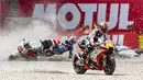 Beberapa insiden kecelakaan mewarnai balap MotoGP Belanda 2015. (Reuters/MICHAEL KOOREN)