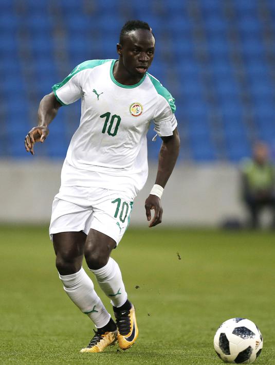 7. Sadio Mane - Satu dari anggota trio andalan Liverpool musim ini. Didatangkan dari Southampton, Mane tampil impresif sejak awal kedatangannya. (AFP/Charly Triballeau)