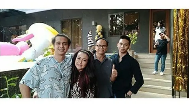 7 Potret Pesta Kejutan Ulang Tahun Jennifer Ipel Istri Ajun Perwira ke-50, Meriah