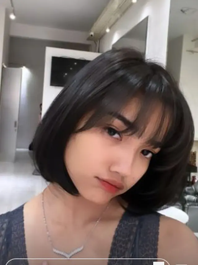 Bak Kembar, Ini 6 Potret Gaya Rambut Baru Fuji yang Disebut Mirip Vanessa Angel