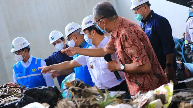 Percontohan Penyelesaian Masalah Sampah