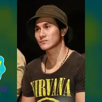 Vino G Bastian berperan sebagai Adri dalam film Bangkit. Berperan menjadi penyelamat, Vino mendapatkan banyak ilmu pengetahuan.