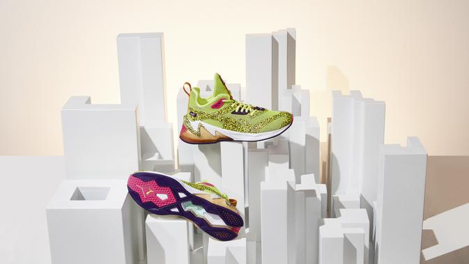 Pakai Sneakers Makin Nyaman dengan Bantalan Busana yang 