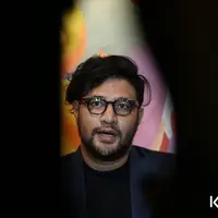 Pemeran Ammar Zoni baru saja menghirup udara bebas setelah tujuh bulan mendekam akibat kasus narkoba. Setelah bebas, suami Irish Bella itu tidak bersama istri dan anaknya melainkan tinggal bersama sang ayah. Lantas apa alasan pria dua orang anak ini. [Foto: Budy Santoso/KapanLagi.com]