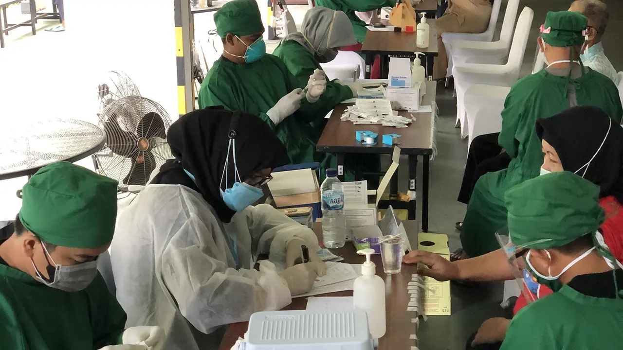 Bantu Pemerintah Atasi Pandemi Covid-19, Universitas Moestopo Vaksinasi Ribuan Orang