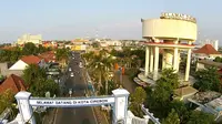 Menara Air menjadi salah satu ikon Kota Cirebon merupakan karya fenomenal di era Walikota Cirebon RSA Prabowo yang merupakan kader PKI. Foto (Liputan6.com / Panji Prayitno)