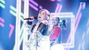 Ekspresi Fatin saat tampil menghibur penonton dalam Konser 100 Hari Menuju Asian Games 2018 di Studio 6 Emtek, Jakarta, Kamis (10/5). (Liputan6.com/Faizal Fanani)