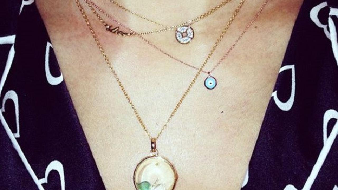 Inspirasi Gaya Tumpuk Aksesori ala Selebritas yang Patut Dicoba