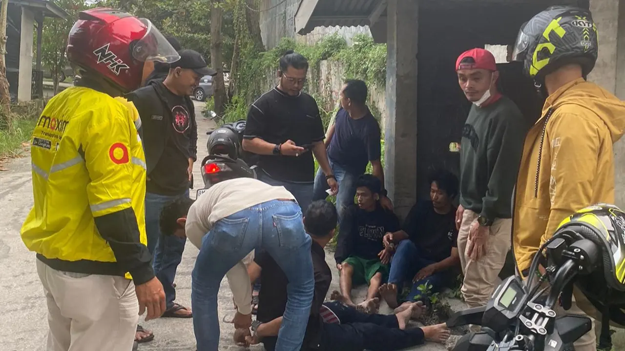 Penangkapan pengedar sabu oleh Direktorat Reserse Narkoba Polda Riau.