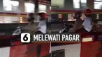 Aksi nekat dilakukan oleh pemotor ini karena melewati pagar pembatas perlintasan kereta api.