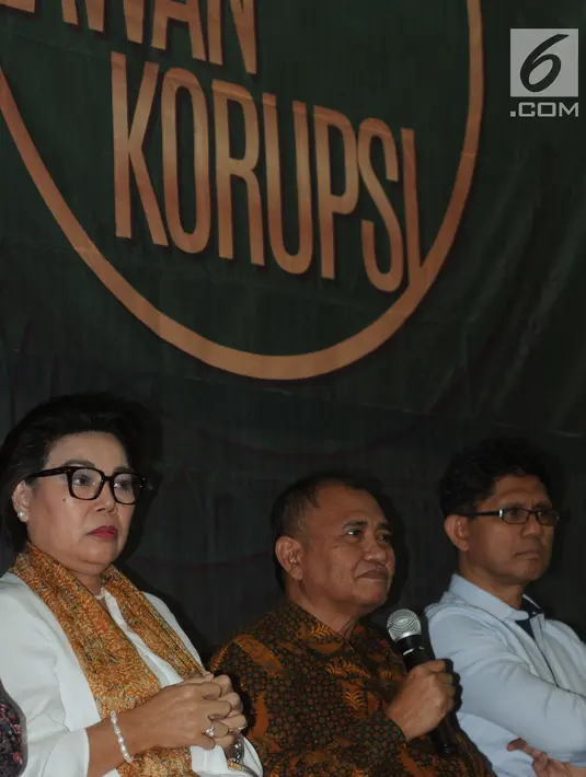 Ketua KPK Basaria Pandjaitan, Ketua KPK Agus Rahardjo, Wakil Ketua KPK Laode Muhammad Syarif menjadi pembicara diskusi " Sucikan Diri Lawan Korupsi" di gedung KPK, Jakarta, Jumat (25/5). (Merdeka.com/Dwi Narwoko)