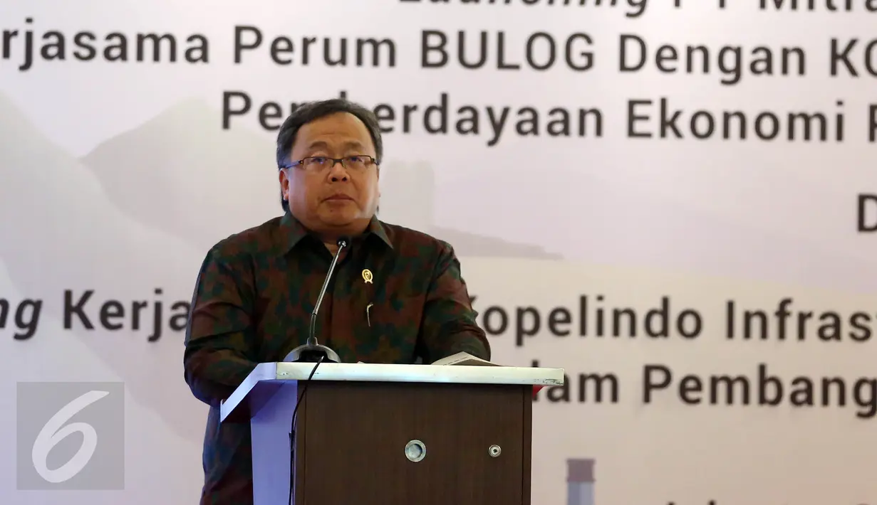 Menteri PPN/Bappenas Bambang Brodjonegoro memberikan sambutan saat menghadiri penandatanganan Nota Kesepahaman dengan berbagai mitra strategis di Jakarta, Kamis (27/4). (Liputan6.com/Johan Tallo)