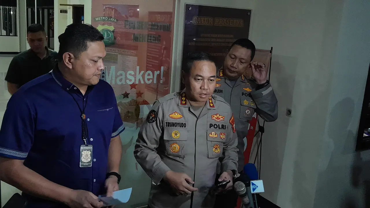 Direktur Reserse Kriminal Umum Polda Metro Jaya, Kombes Hengki Haryadi (kiri) (Liputan6.com/Ady Anugrahadi)