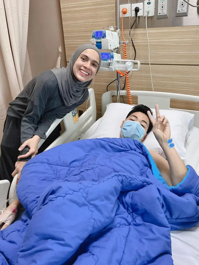 Nycta Gina temani Rizky Kinos operasi (Instagram/missnyctagina)