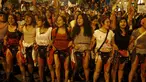 Sejumlah wanita melakukan aksi protes di pusat kota Lima , Peru , 15 Maret 2016. Mereka memprotes calon presiden Keiko Fujimori untuk ikut pemilu presiden Peru. (REUTERS / Guadalupe Pardo)