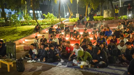 Magis Nobar Keliling, Melipat Kemewahan Jakarta di Atas Tikar