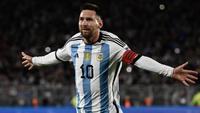Selebrasi pemain Timnas Argentina, Lionel Messi, saat melawan Timnas Ekuador dalam pertandingan Kualifikasi Piala Dunia 2026 zona CONMEBOL yang berlangsung di Mas Monumental stadium, Buenos Aires, Jumat (8/9/2023) pagi WIB. Tim Tango berhasil menang tipis 1-0 lewat gol semata wayang Lionel Messi. (AFP/Juan Mabromata)