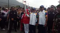 Penyambutan Kirab Obor Asian Games di Garut