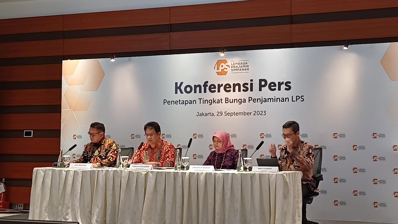 Ketua Dewan Komisioner Lembaga Penjamin Simpanan (LPS)  Purbaya Yudhi dalam konferensi pers yang berlangsung di  Jakarta, Jumat (29/9/2023). (Maul/Liputan6.com)