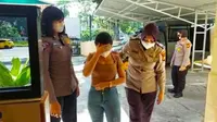 Pelaku penganiayaan terhadap oknum Satpol PP di Pekanbaru. (Liputan6.com/M Syukur)