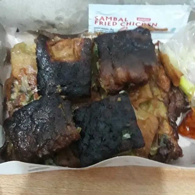 6 Momen Apes Dapat Makanan Gosong ketika Beli Online Ini Bikin Elus Dada