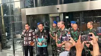 Wakil Ketua Komisi Pemberantasan Korupsi (KPK) Johanis Tanak meminta maaf kepada pihak TNI lantaran menetapkan Kepala Basarnas Marsekal Madya Henri Alfandi sebagai tersangka.