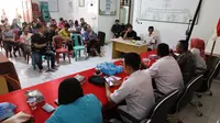 Suasana sosialiasi SP4N-Lapor di Kampung Sembuan, Kecamatan Nyuatan, Kabupaten Kutai Barat.