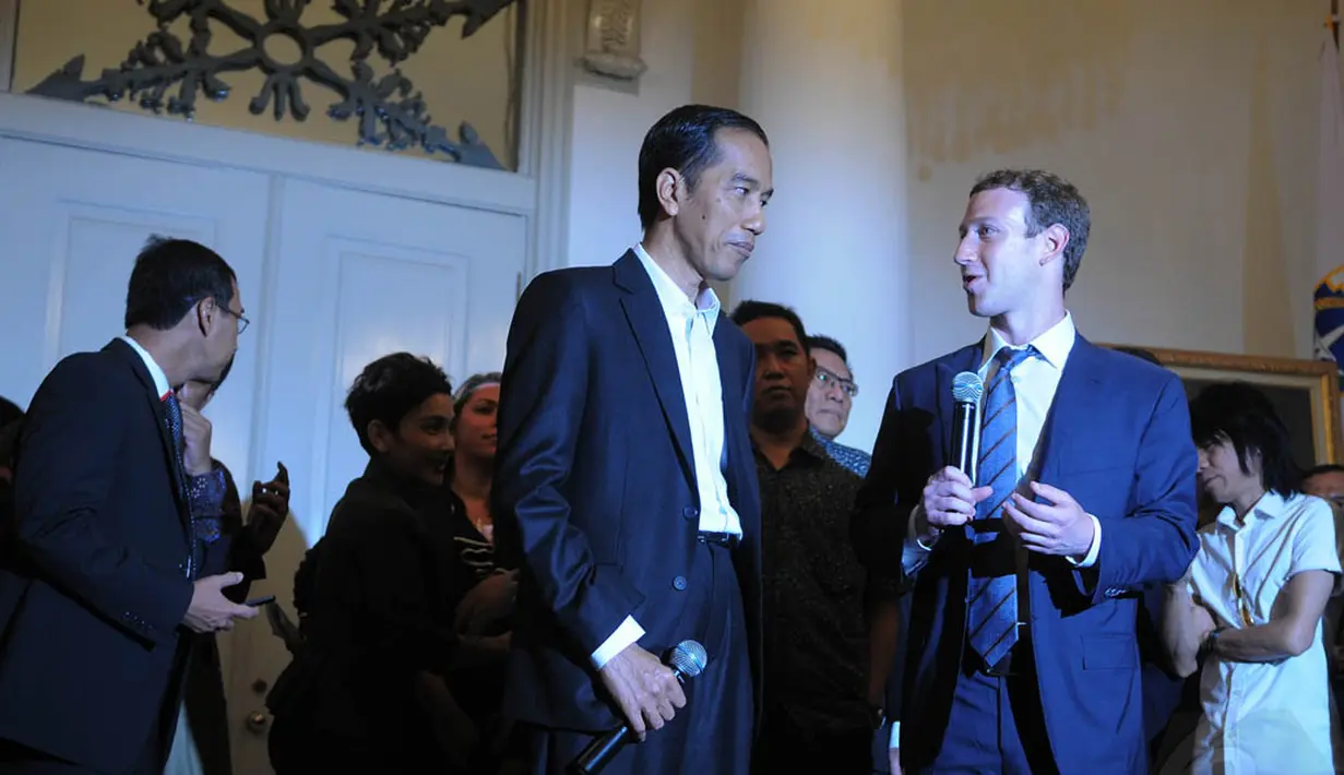 Mark Zuckerberg menemui Jokowi untuk membicarakan mengenai perkembangan internet di Indonesia, Jakarta, (13/10/14). (Liputan6.com/Herman Zakharia) 