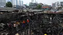 Kebakaran menghanguskan sejumlah bangunan kios pasar.(merdeka.com/imam buhori)