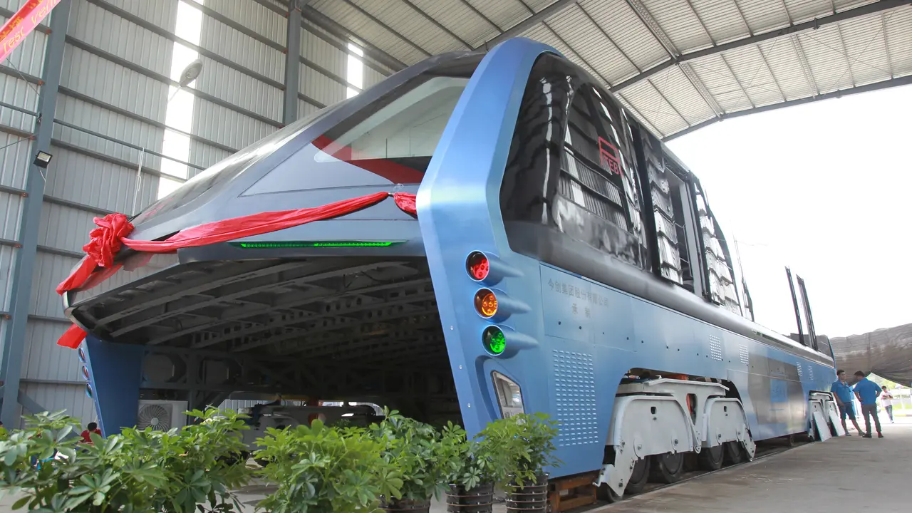 20160803- Bus listrik TEB-1-Tiongkok-Reuters