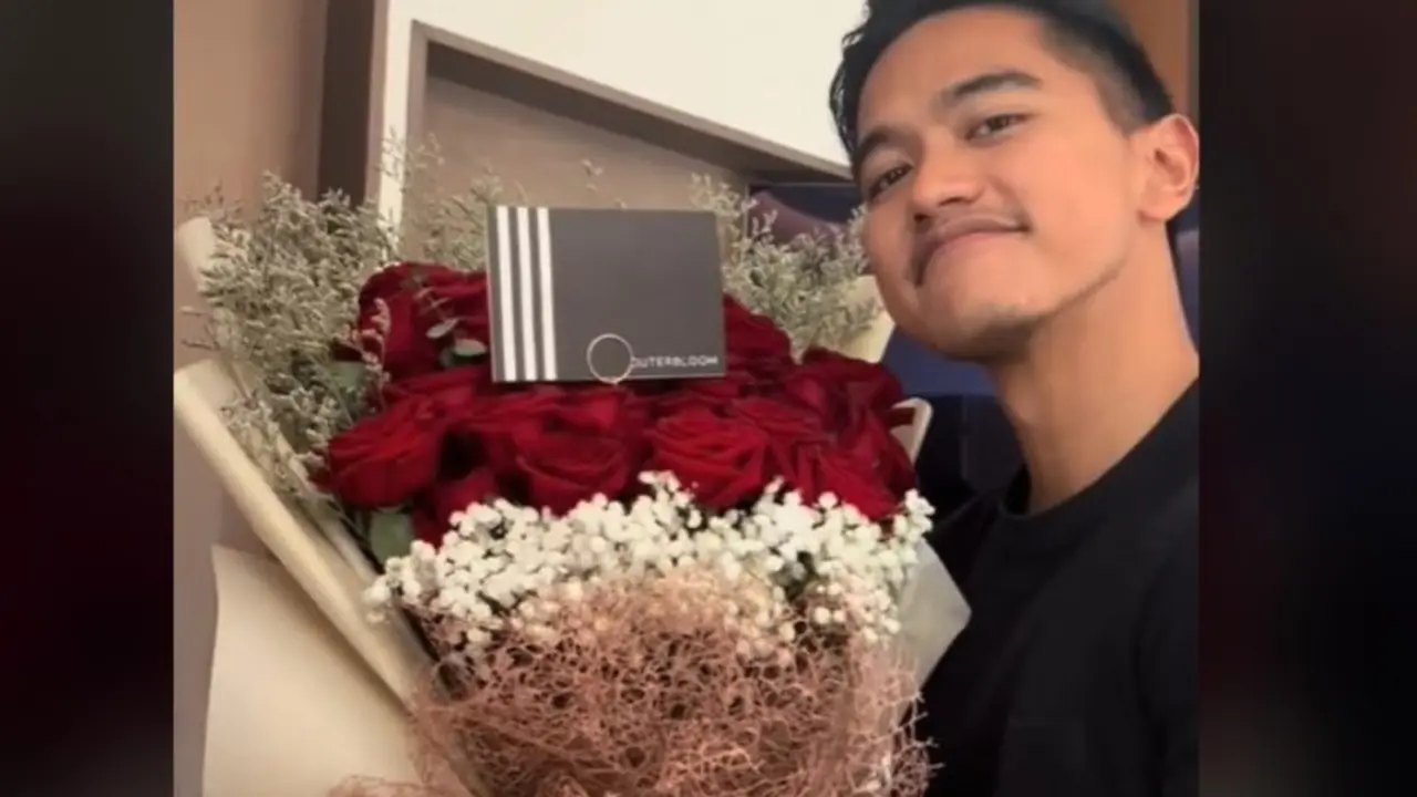 Erina Gudono Ungkap Sikap Bucin Kaesang Pangarep, dari Kirim Bunga Mawar sampai Ingatkan untuk Sholat.  foto: TikTok @erinagudono