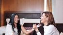 Anggun C Sasmi dan Najwa Shihab. (Instagram/anggun_cipta)