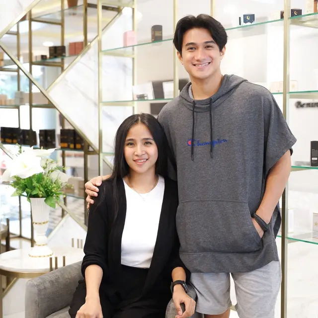 Dikira Belum Menikah, Ini 6 Potret Lavicky Nicholas 'Tajwid Cinta' dan Istri