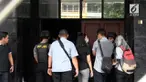 KPK menggeledah rumah pengusaha yang diduga memberi suap kepada Bupati Kutai Kertanegara Rita Widyasari. Rita ditetapkan menjadi tersangka kasus grativikasi terkait pemberian inin perkebunan