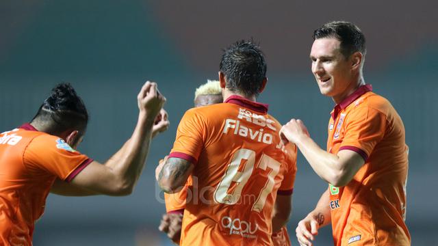 Liga 1 2017, PS TNI, Borneo FC, Bola.com, Shane Smeltz
