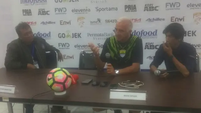 Pelatih Persib, Roberto Carlos Mario Gomez