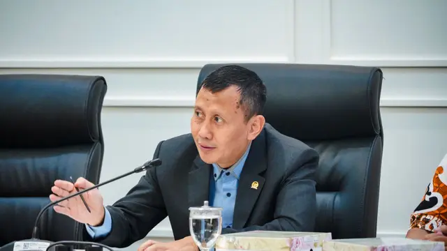 Anggota Komisi IV DPR Fraksi PKS, Slamet
