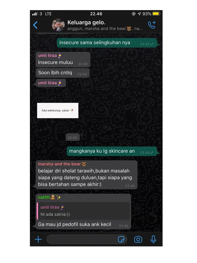 6 Chat Insecure dengan Penampilan Ini Bikin Senyum Tipis