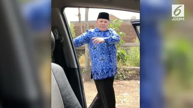 VIDEO: Kocak, PNS Berpeci Ikut Joget ‘Kiki Challenge’