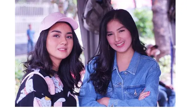 6 Potret Persahabatan Ochi Rosdiana dan Ersya Aurelia, Kompak Banget